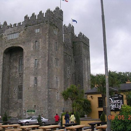 Bunratty Arms B&B Екстериор снимка
