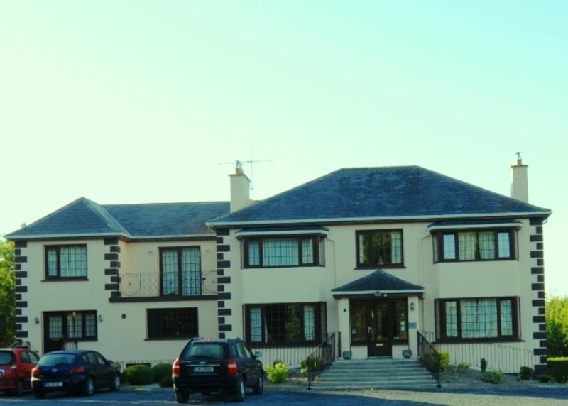 Bunratty Arms B&B Екстериор снимка