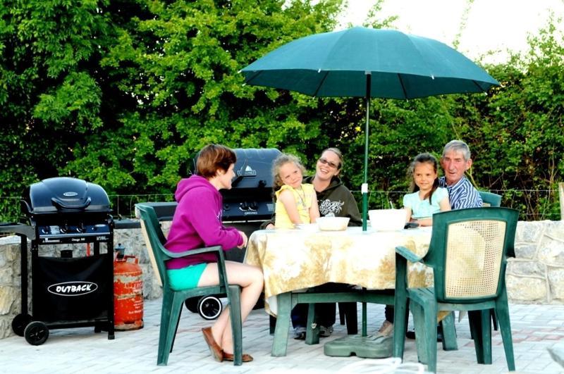 Bunratty Arms B&B Екстериор снимка