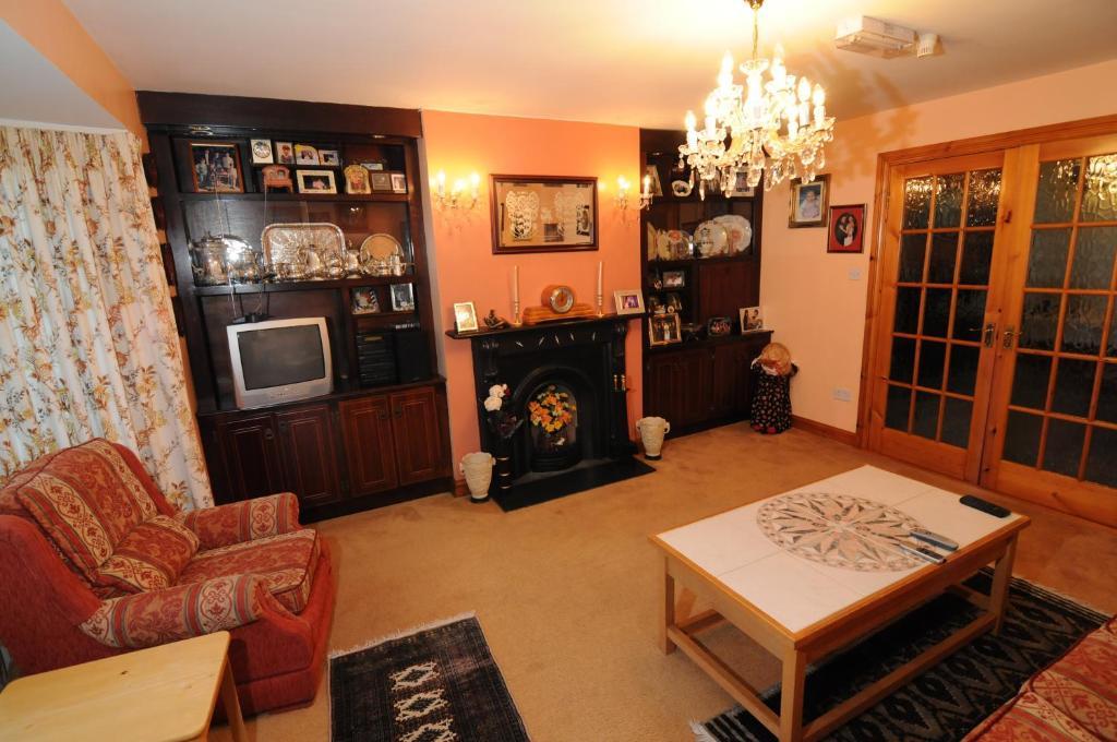 Bunratty Arms B&B Екстериор снимка